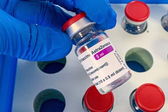 Astrazeneca: Die WHO empfiehlt, den Impfstoff weiter zu verabreichen.