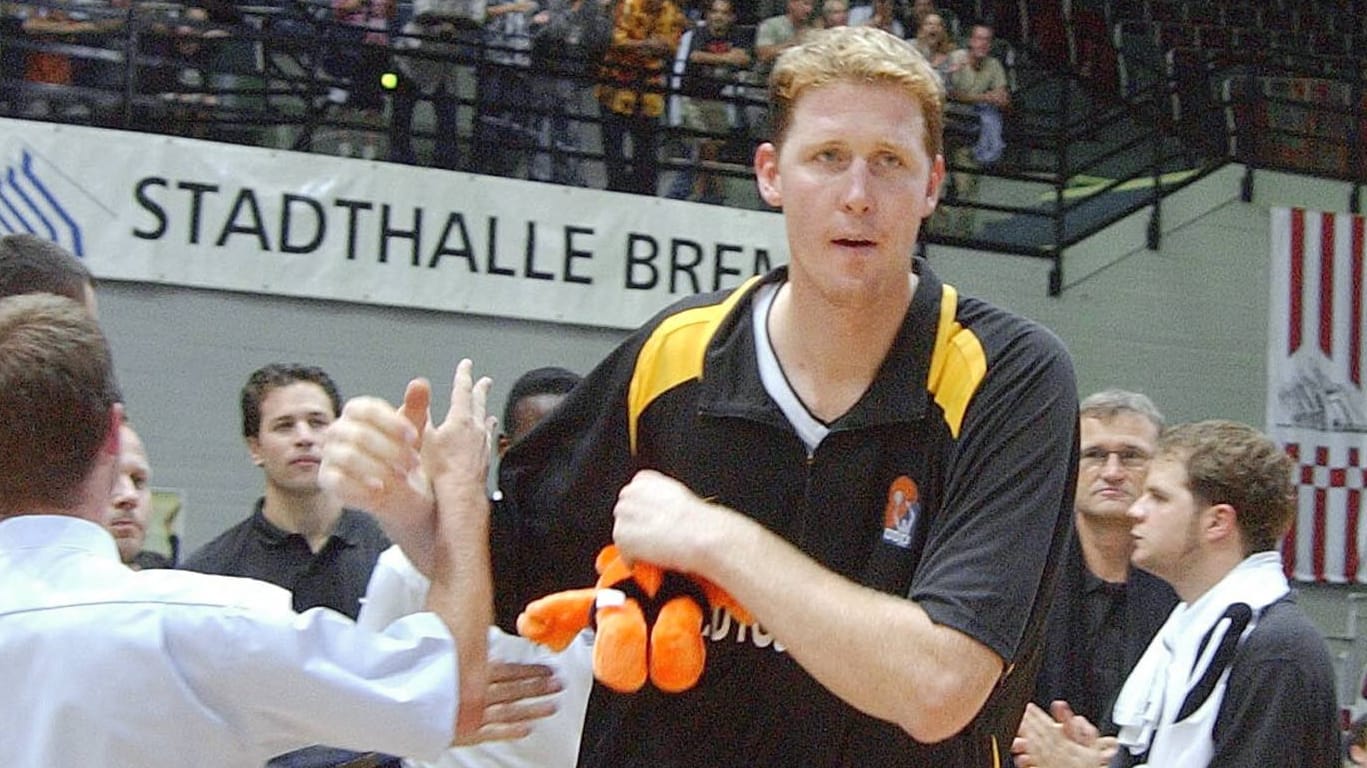 Shawn Bradley: Der Center spielte für die deutsche Basketball-Nationalmannschaft.