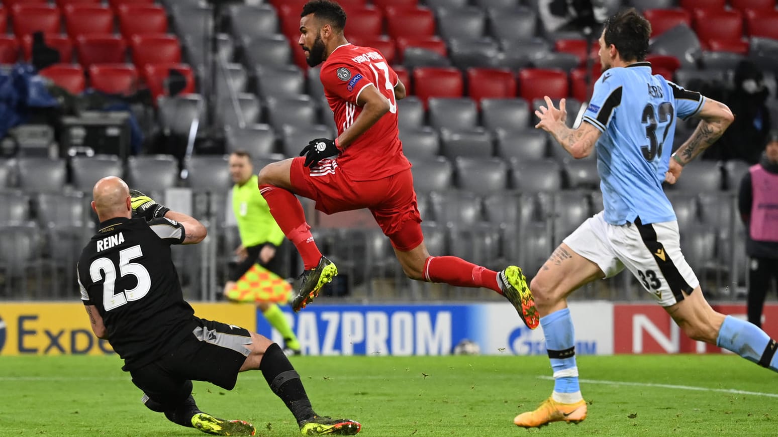 Eric Maxim Choupo-Moting (M.): Der Bayern-Stürmer erzielte den zweiten Treffer gegen Lazio.