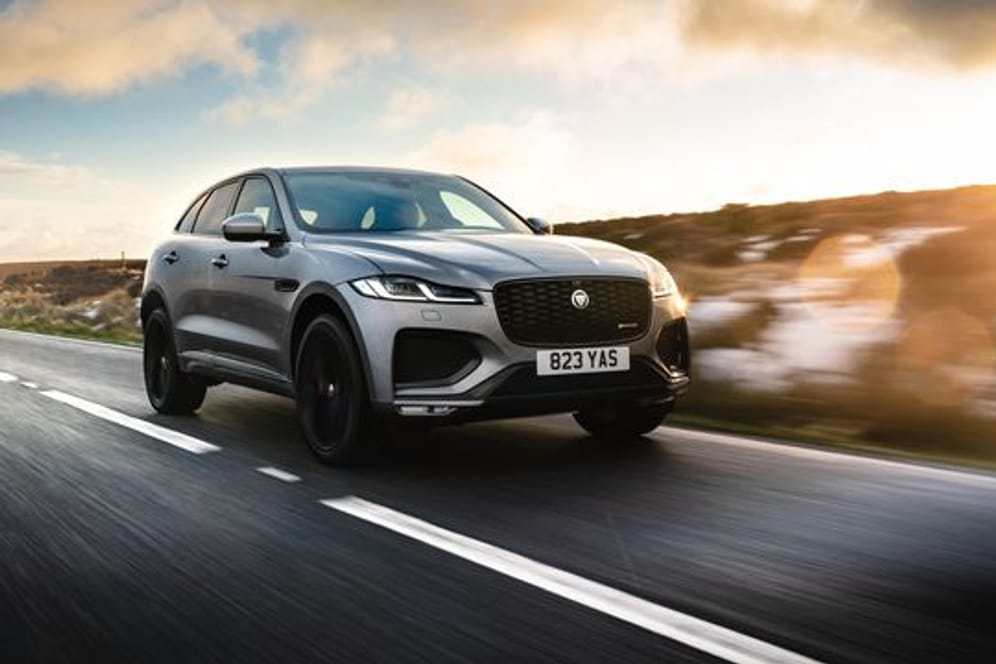 Künftig lässt Jaguar den F-Pace fast nur noch mit elektrischer Unterstützung auf die Straße rollen.