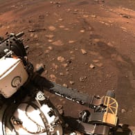 Der Rover "Perseverance" der NASA fährt über den Mars und hat erstmals eine Audio-Aufnahme von einer Fahrt über den Planeten geschickt.