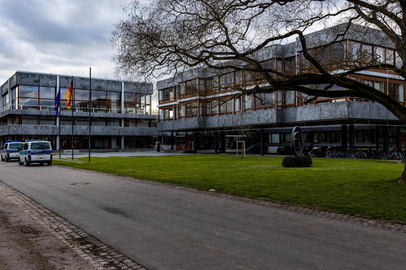 Das Bundesverfassungsgericht in Karlsruhe: Hier wurde entschieden, ob die Mitgliederzahl des AfD-"Flügels" bekanntgegeben werden darf.