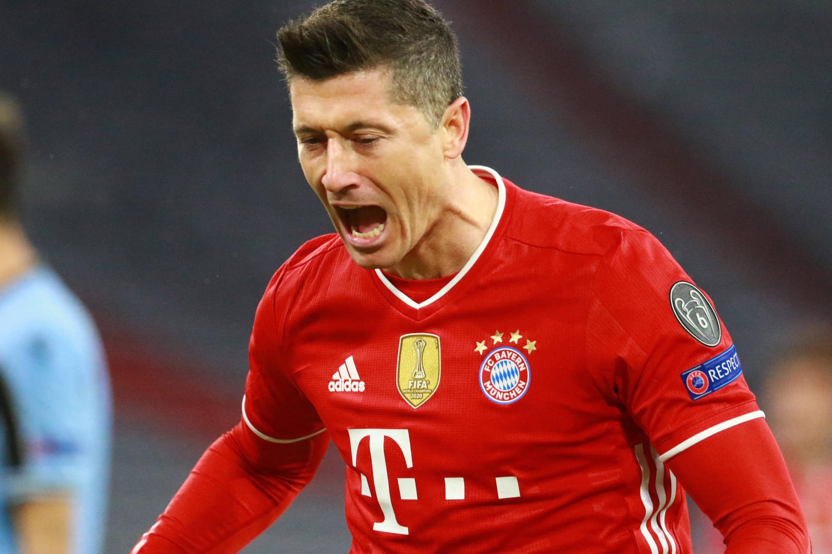 Robert Lewandowsk: Der Bayern-Torjäger müsste mit Polen in London spielen, der Rekordmeister will jedoch eine Quarantäne vermeiden.