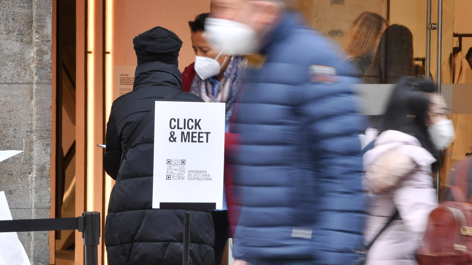 Terminshopping in München (Archivbild): Weitere Corona-Lockerungen wird es in der Stadt vorerst nicht geben, denn die Infektionszahlen steigen auch dort. Terminshopping in München (Archivbild): Weitere Corona-Lockerungen wird es in der Stadt vorerst nicht geben, denn die Infektionszahlen steigen auch dort.