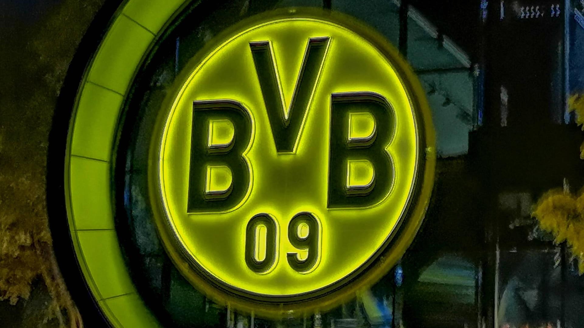 Borussia Dortmund: Die Westfalen statteten Soumaila Coulibaly mit einem langfristigen Vertrag aus. Borussia Dortmund: Die Westfalen statteten Soumaila Coulibaly mit einem langfristigen Vertrag aus.