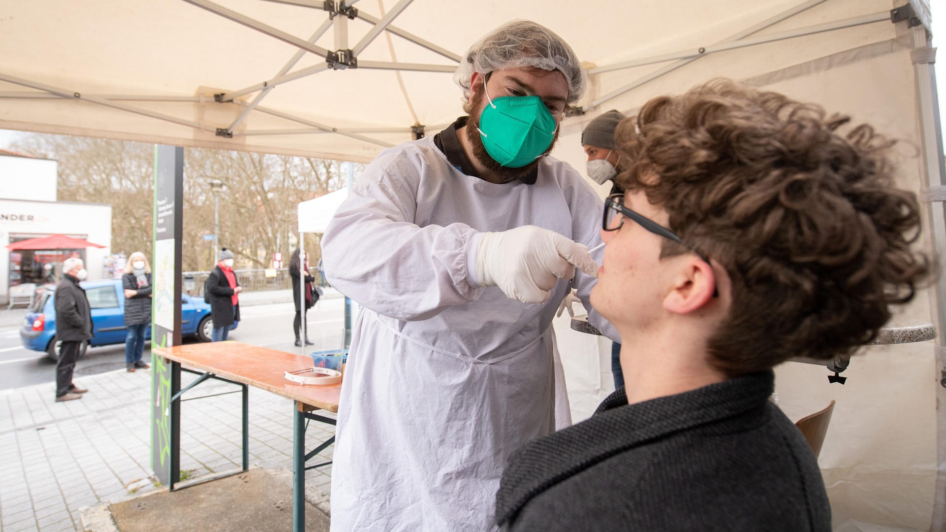 Vorbild Tübingen: Wer dort negativ getestet ist, genießt wieder mehr Freiheiten.