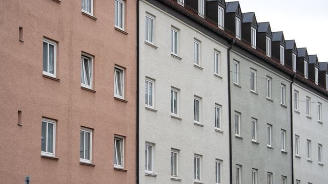 Die Mieten in dieser Wohnanlage im Stadtteil Schwabing sollen drastisch erhöht werden.