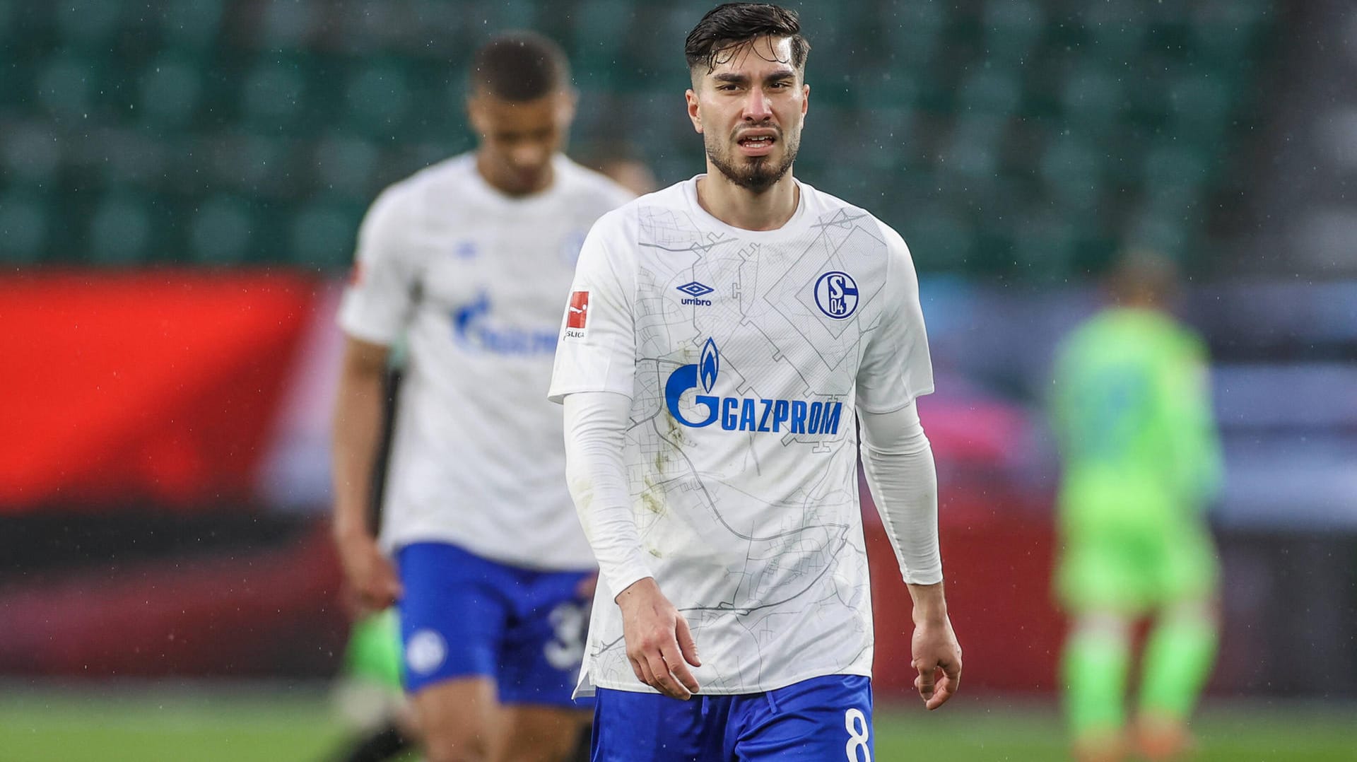 Suat Serdar: Mit Schalke steht der Mittelfeldspieler auf dem letzten Platz der Bundesligatabelle. Suat Serdar: Mit Schalke steht der Mittelfeldspieler auf dem letzten Platz der Bundesligatabelle.