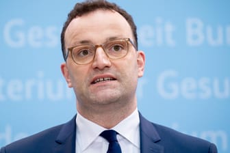 Jens Spahn: Der Gesundheitsminister hat Impfungen mit Astrazeneca wieder freigegeben.