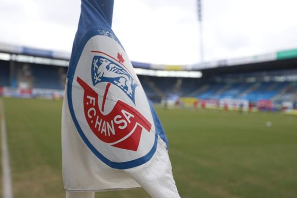 Für das Heimspiel von Hansa Rostock gegen den Halleschen FC wurden 777 Zuschauer zugelassen.