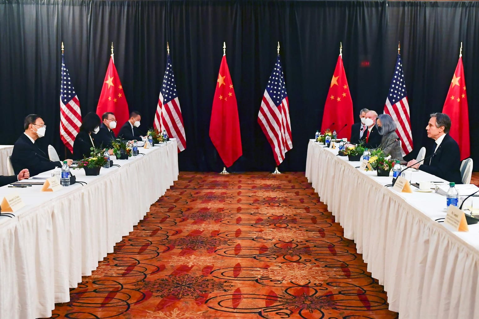 Erstmals nach Bidens Amtsantritt kommen in Alaska Delegationen aus China und den USA zu Gesprächen zusammen. Das Klima war allerdings noch frostig.
