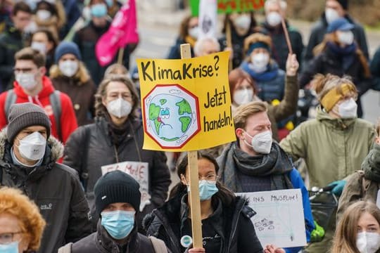 Klimaprotest von "Fridays for Future": Die EU hat sich auf ein verschärftes Klimaziel geeinigt.