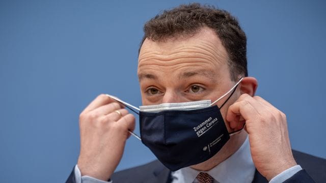 "Wir befinden uns in der dritten Welle der Pandemie, die Zahlen steigen, der Anteil der Mutationen ist groß", sagt Jens Spahn (CDU), Bundesminister für Gesundheit,. "Wir befinden uns in der dritten Welle der Pandemie, die Zahlen steigen, der Anteil der Mutationen ist groß", sagt Jens Spahn (CDU), Bundesminister für Gesundheit,.