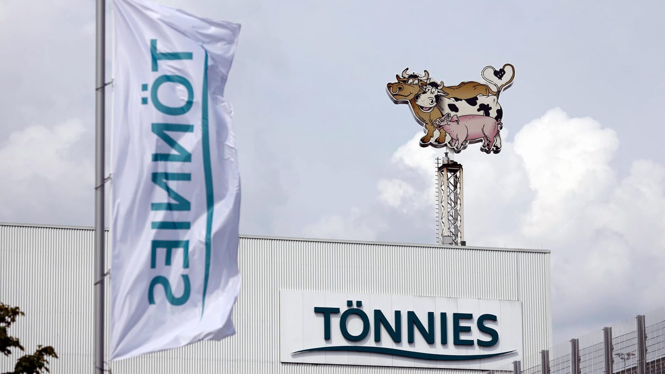 Tönnies-Hauptsitz in Rheda-Wiedenbrück (Symbolbild): Die Nachrichtenagentur Bloomberg meldete, dass der Konzern womöglich verkauft werde. Tönnies widersprach den Gerüchten.