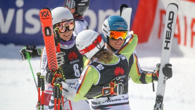 Das deutsche Mixed-Team freut sich über Rang zwei.