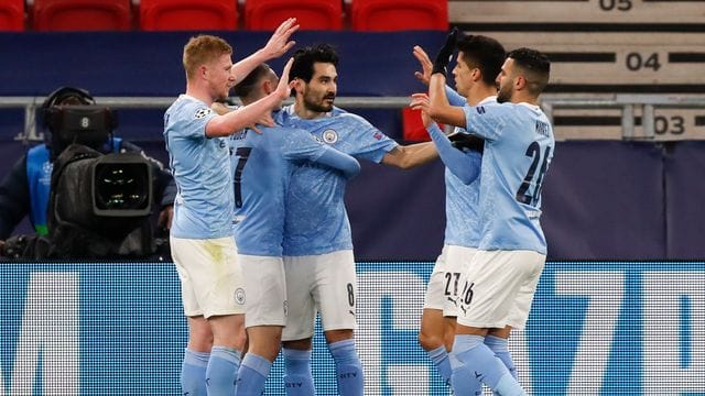 Der Topfavorit um Nationalspieler Ilkay Gündogan (M) ist Dortmunds Gegner: Manchester City.