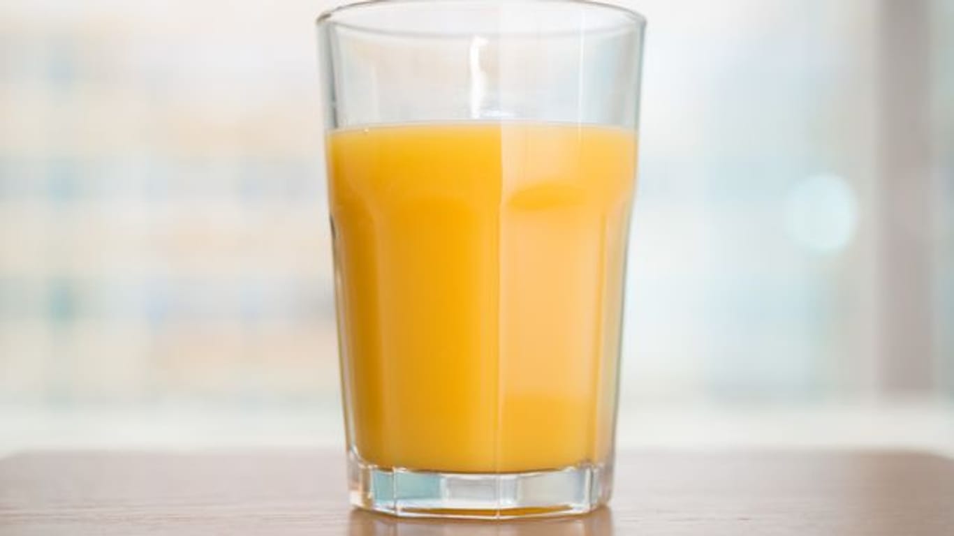 Orangensaft blieb auch 2020 der beliebteste Fruchtsaft in Deutschland.