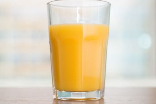 Orangensaft blieb auch 2020 der beliebteste Fruchtsaft in Deutschland.