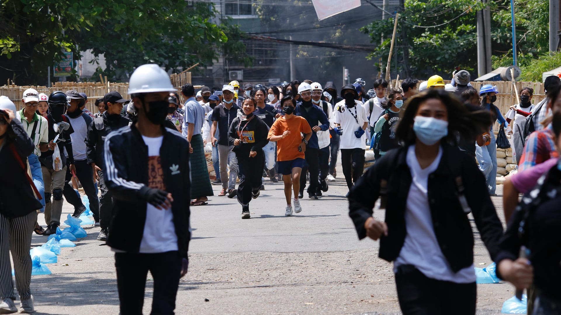 Proteste in Myanmar: Seit Anfang Februar starben dort rund 220 Menschen bei Demonstrationen. Proteste in Myanmar: Seit Anfang Februar starben dort rund 220 Menschen bei Demonstrationen.