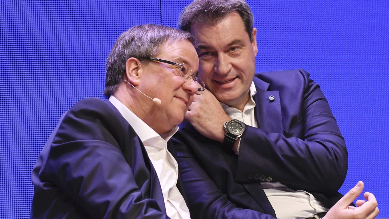 Armin Laschet (l) und Markus Söder (r): Wer wird Kanzlerkandidat für die Union? (Archivbild)