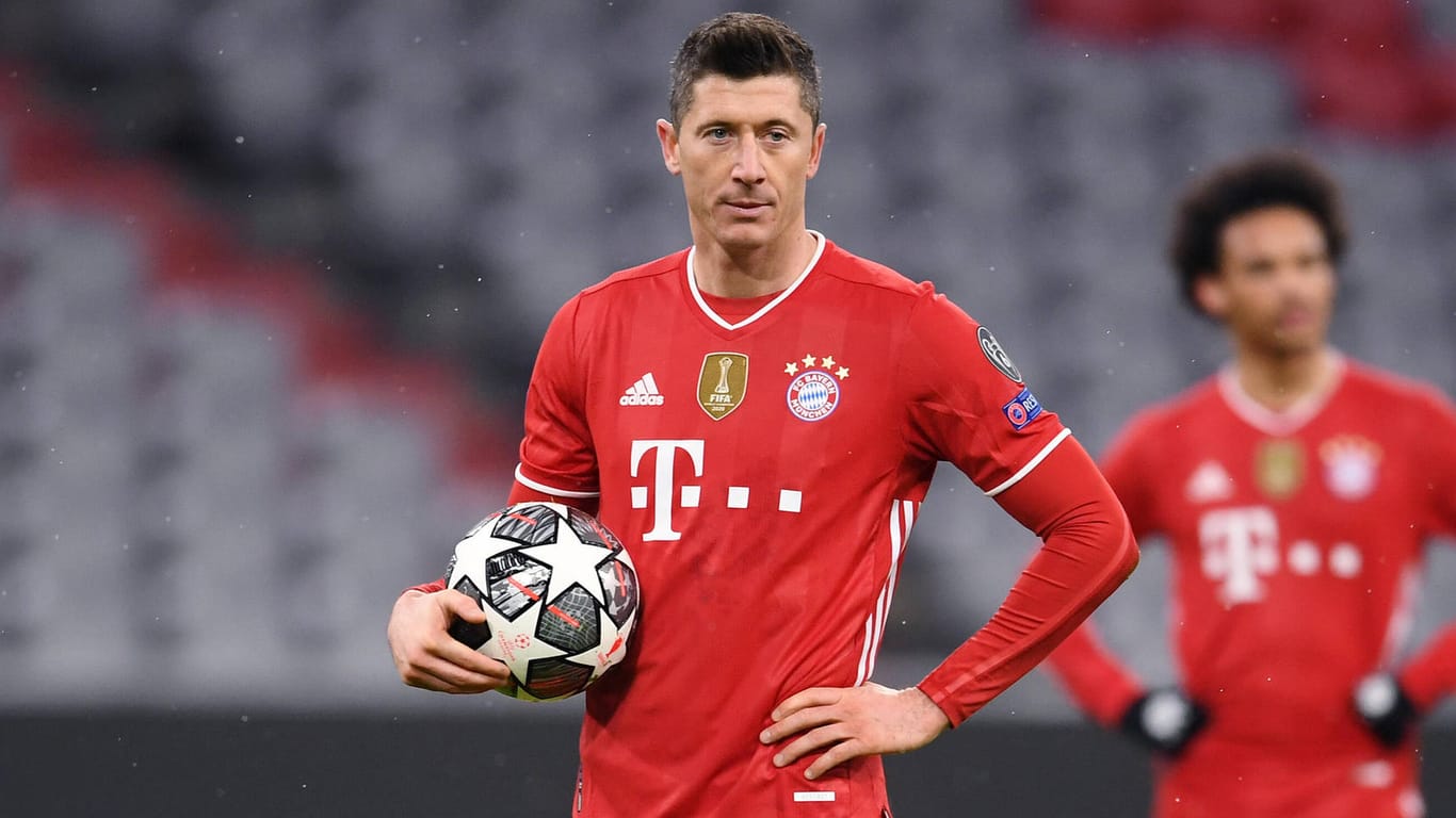 Robert Lewandowski: Der polnische Nationalstürmer darf offenbar doch beim Länderspiel in England dabei sein.