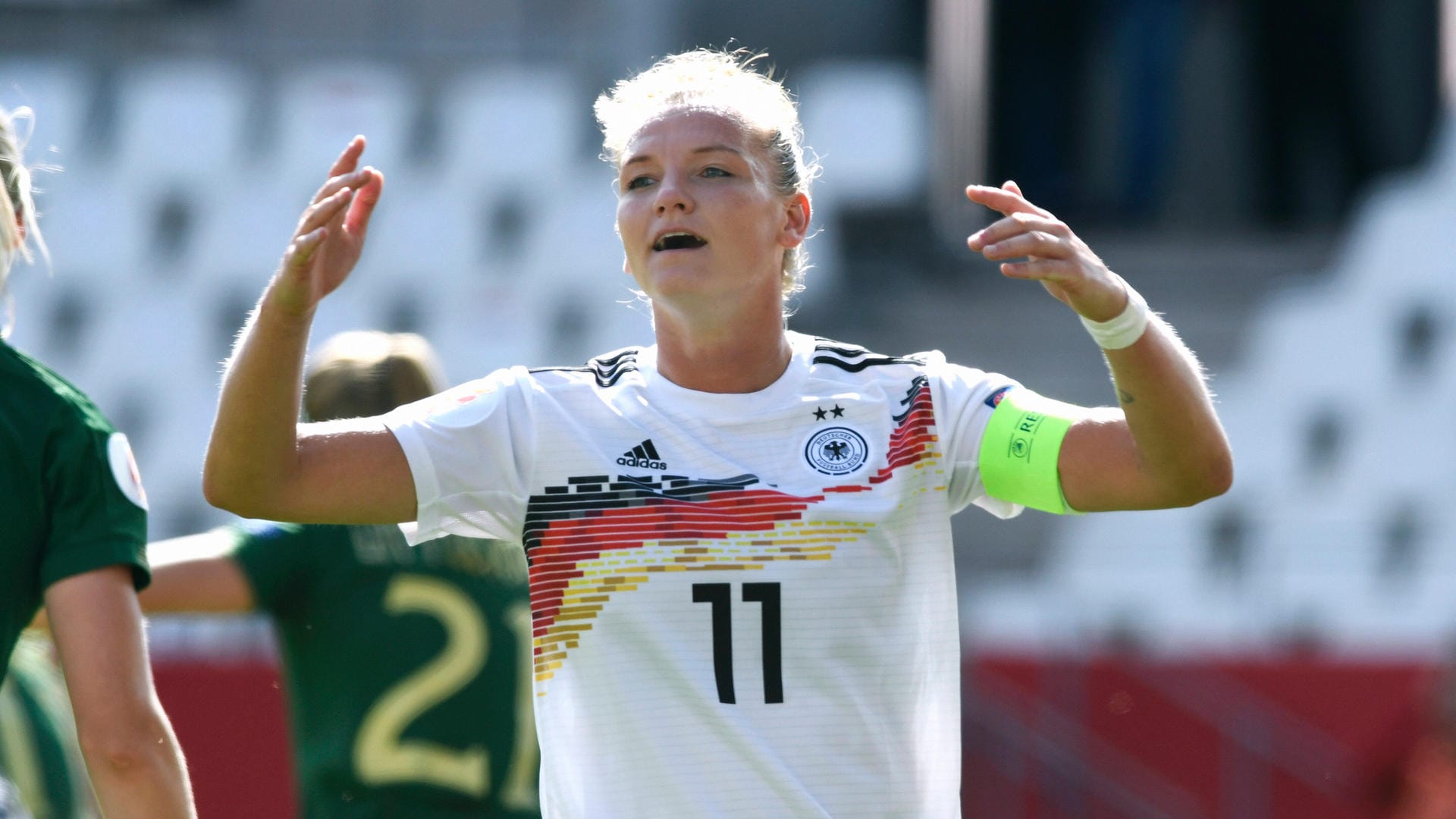 Alexandra Popp: Die Spielerin des VfL Wolfsburg lief 154 Mal für die deutsche Nationalmannschaft auf. Alexandra Popp: Die Spielerin des VfL Wolfsburg lief 154 Mal für die deutsche Nationalmannschaft auf.