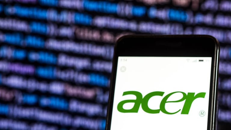 Acer-Logo auf Handy: Der Konzern soll Opfer einer Cyberattacke geworden sein