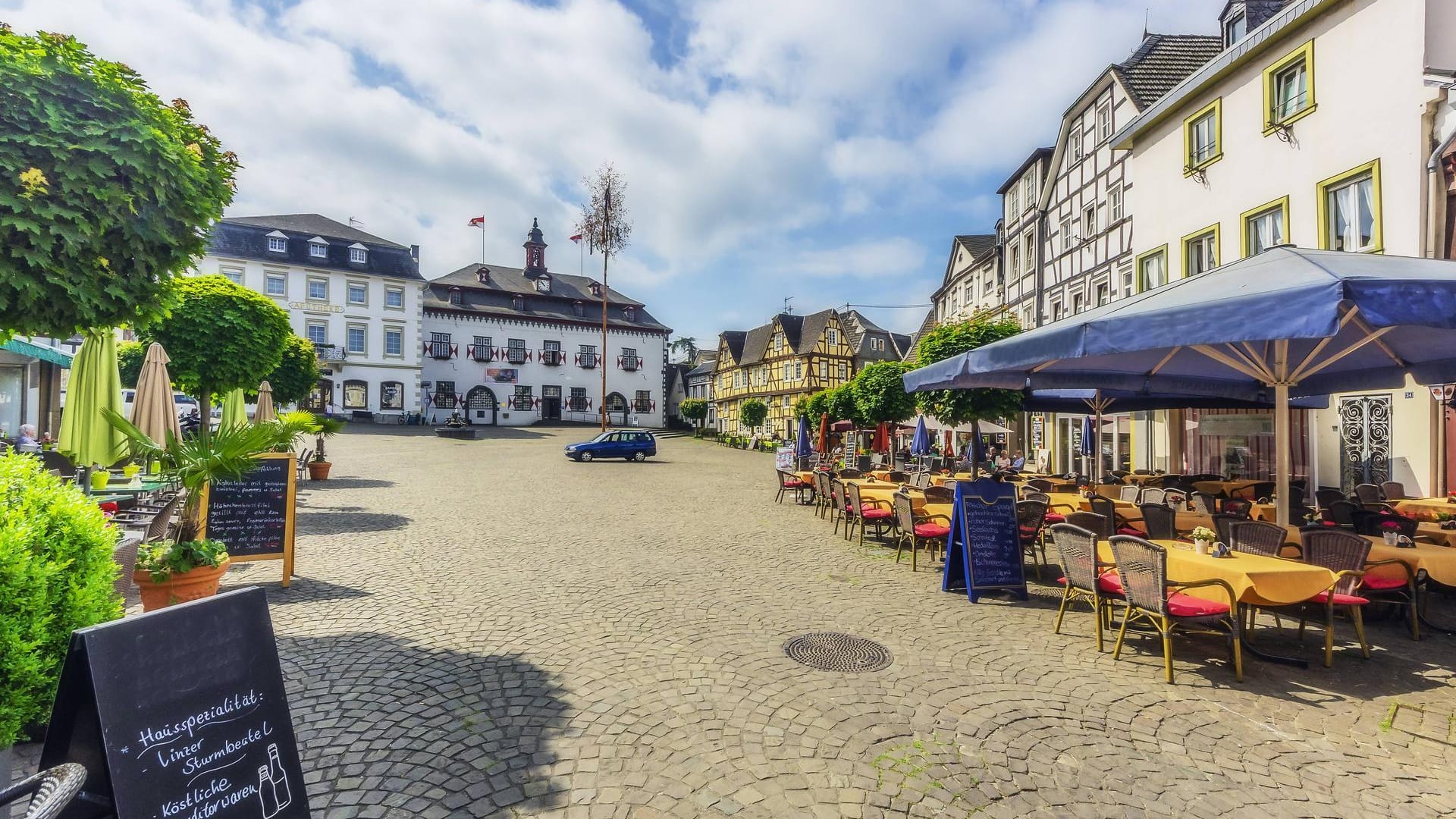 Restaurants im rheinland-pfälzischen Linz: Während andere den Lockdown fordern, öffnet Dreyer wieder die Außengastronomie.