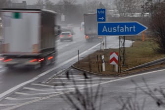 Aufregung auf der Autobahn (Symbolbild): Auf die nächste Ausfahrt wollte Hündin Ayla nicht warten.