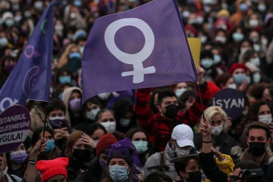 Die Türkei ist aus der Istanbul-Konvention des Europarats ausgetreten, die Gewalt gegen Frauen verhindern und bekämpfen soll.