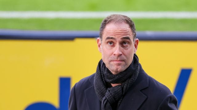 Oliver Mintzlaff sieht RB Leipzig noch nicht auf Augenhöhe mit dem FC Bayern München. Oliver Mintzlaff sieht RB Leipzig noch nicht auf Augenhöhe mit dem FC Bayern München.