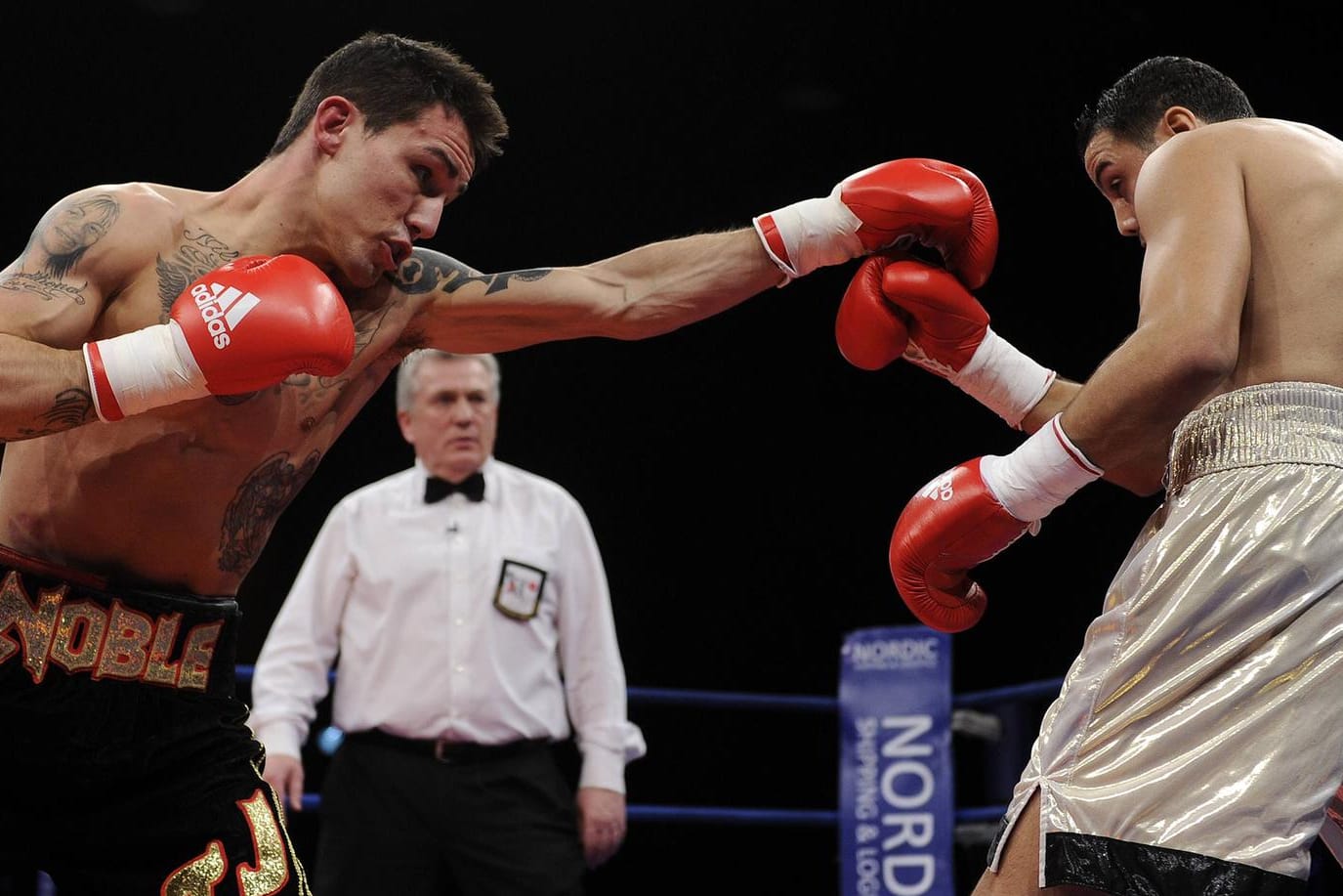 Lee Noble (l.) bei einem Kampf vor zehn Jahren: Der Boxer erlag einer Krebserkrankung.