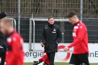 Markus Gisdol beim Training nach dem BVB-Spiel. Mit dem 2:2 gegen Dortmund überzeugte der FC-Coach die Vereinsführung, mit ihm weiterzumachen.