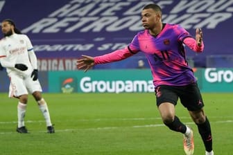 Traf beim PSG-Sieg in Lyon doppelt: Kylian Mbappé.