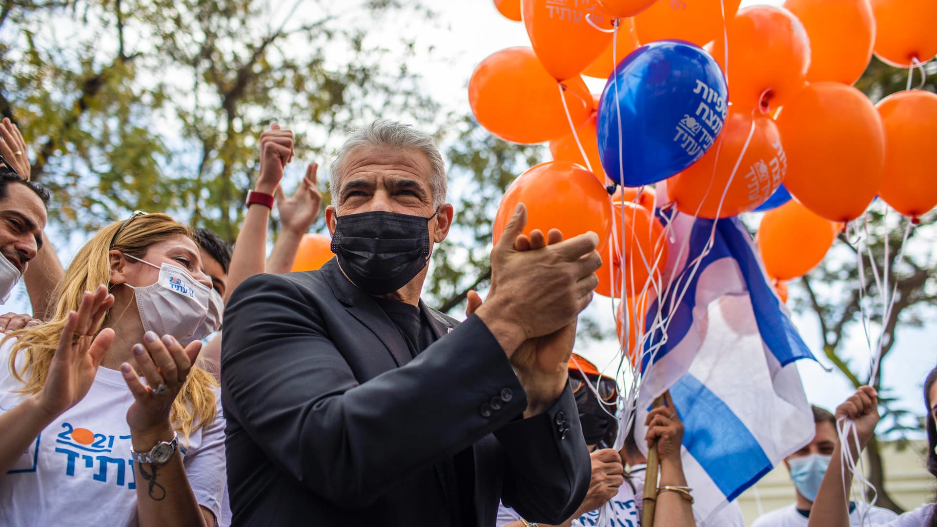 Oppositionsführer Jair Lapid fordert Premier Netanjahu heraus.