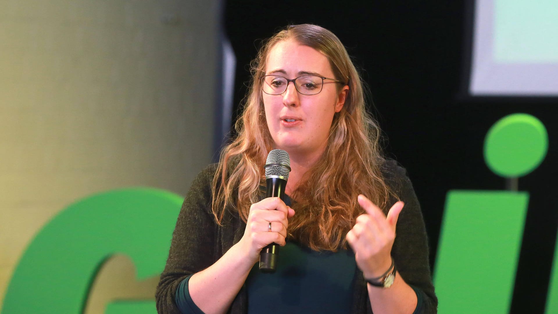 Katharina Dröge sitzt bereits für die Grünen im Bundestag. Sie wurde am Wochenende als eine der vier Kölner Direktkandidaten der Partei gewählt. Katharina Dröge sitzt bereits für die Grünen im Bundestag. Sie wurde am Wochenende als eine der vier Kölner Direktkandidaten der Partei gewählt.