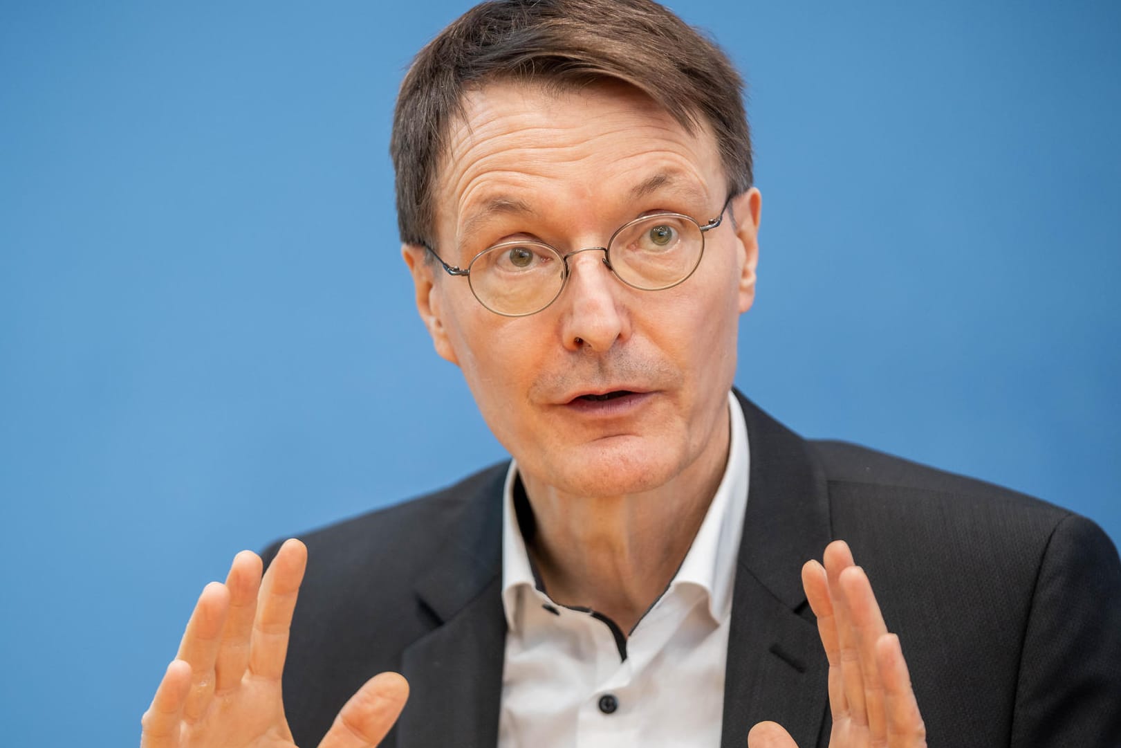 Karl Lauterbach: Der SPD-Gesundheitsexperte sieht Ausgangssperren als letztes Mittel.