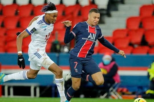 Von Straßburg nach Sachsen: Der Transfer von Mohamed Simakan (l) zu RB Leipzig ist perfekt.