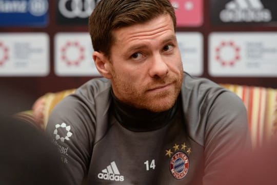 Wurde erst als Gladbach-Coach gehandelt, soll nun aber wohl doch nicht kommen: Xabi Alonso.