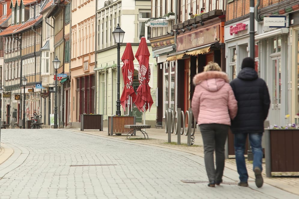 Leere Fußgängerzone in Wernigerode: Über Ostern soll das öffentliche Leben in Deutschland stark heruntergefahren werden.