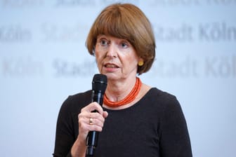 Kölns OB Henriette Reker (Archivbild): Im Vorwort des Leitfadens begründet sie die Umstellung der Kölner Amtssprache.