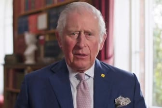 In einer Videobotschaft erinnert Prinz Charles an diejenigen, die während der Corona-Pandemie gestorben sind.