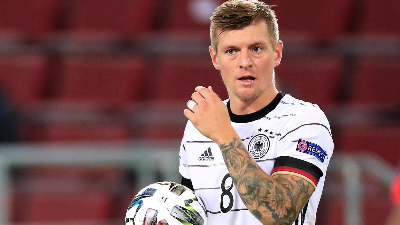 Toni Kroos: Der deutsch Nationalspieler wird auch am Donnerstag gegen Island auf dem Platz stehen.