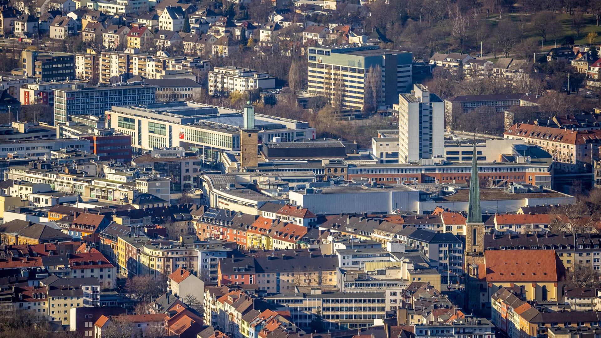 Hagen aus der Luft (Symbolbild): In der Stadt werden die Corona-Regeln verschärft.