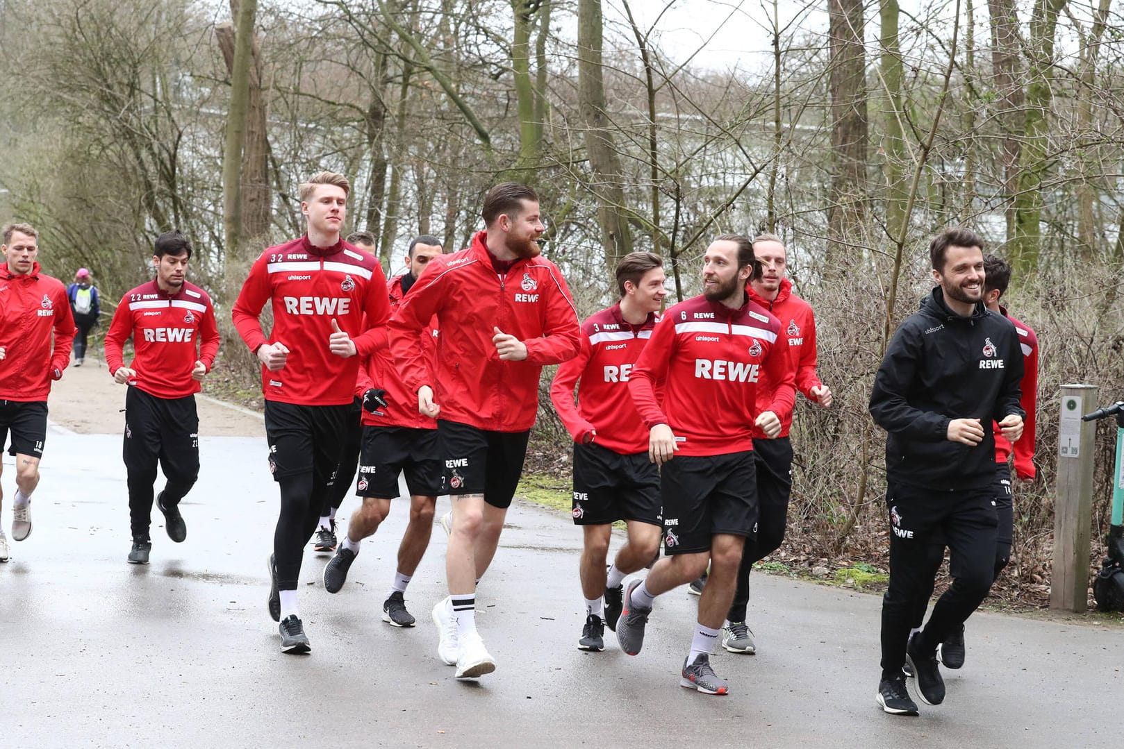 1. FC Köln beim Training: Die Doku "24/7" zeigt den Alltag der Köln-Profis.