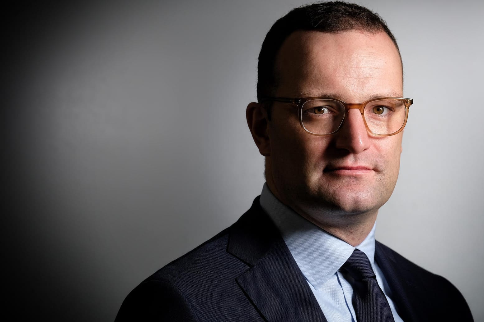 Jens Spahn, der Millionen-Minister: "Der wollte ganz hoch hinaus", sagt jemand aus der Fraktion.