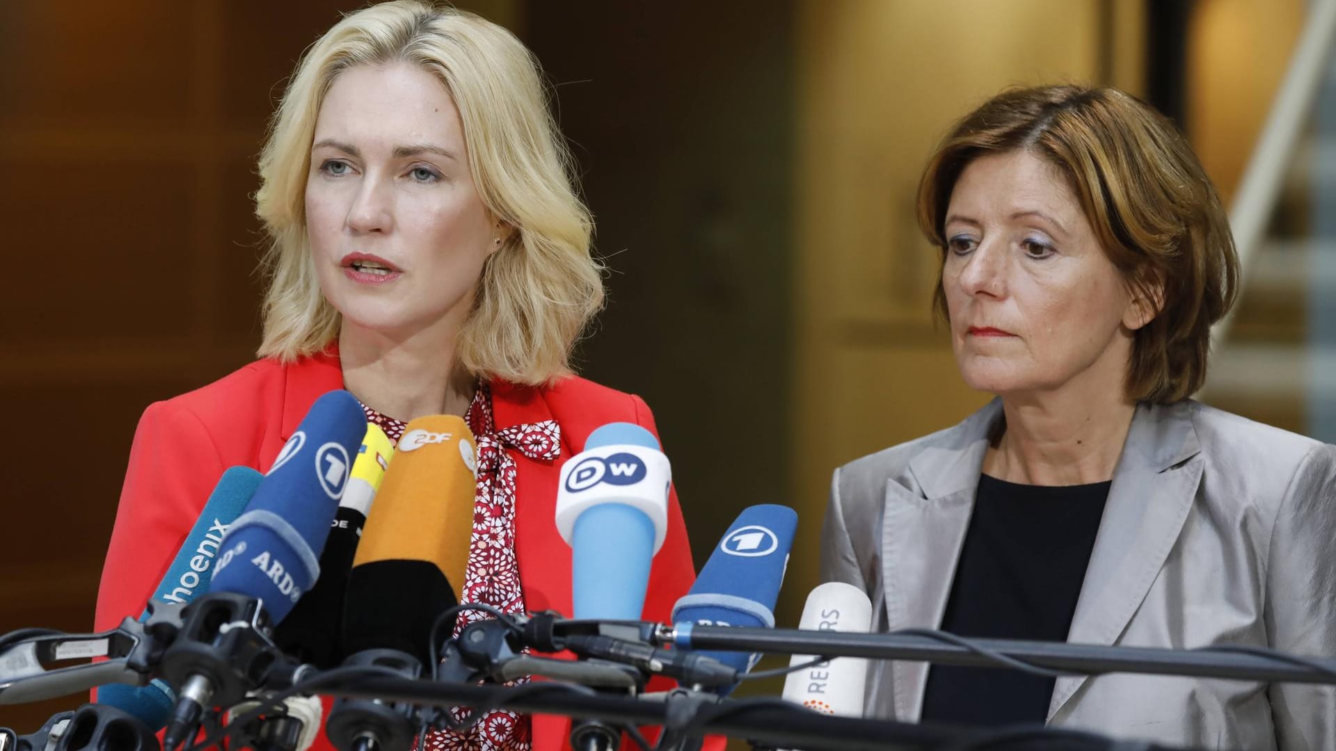 Manuela Schwesig und Malu Dreyer (Archivbild): Die SPD-Ministerpräsidentinnen warben mit CDU-Länderchefs für Urlaub und Gastro-Öffnungen.