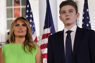 Barron und Melania Trump: Die ehemalige First Lady gratulierte ihrem Sohn auf Twitter und erntete Spott.
