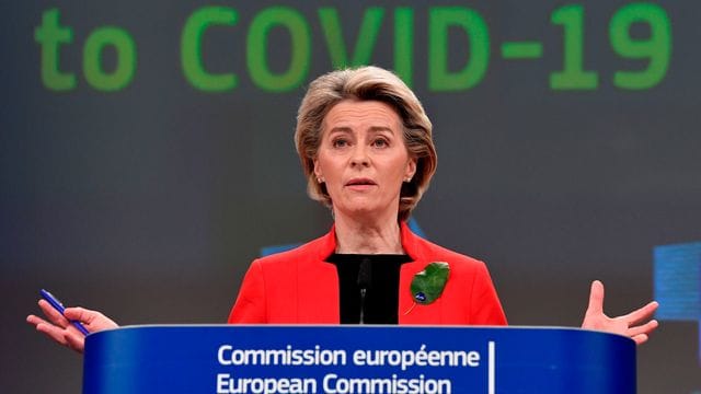 EU-Kommissionschefin Ursula von der Leyen hatte in der vergangenen Woche mit Impfstoff-Exportverboten gedroht. EU-Kommissionschefin Ursula von der Leyen hatte in der vergangenen Woche mit Impfstoff-Exportverboten gedroht.