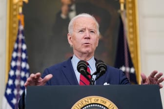 Joe Biden spricht im Weißen Haus: Nach der Bluttat von Colorado hat US-Präsident angekündigt, die Waffengesetze in den USA verschärfen zu wollen.